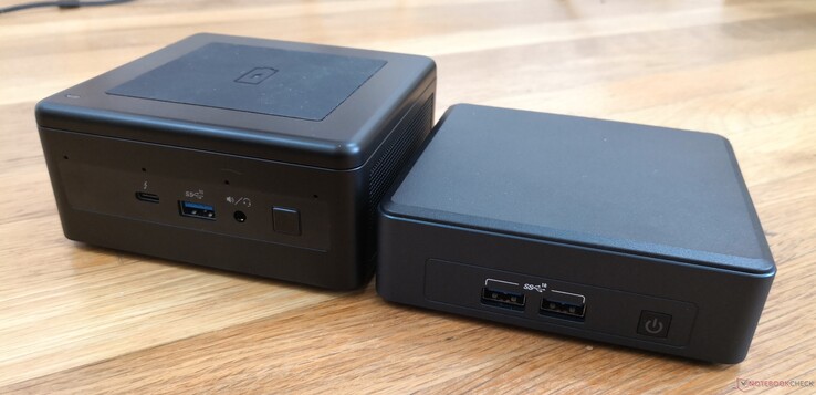 Слева: NUC 11 Performance, Справа: NUC 11 Pro Mini Слева: NUC 11 Performance, Справа: NUC 11 Pro Mini