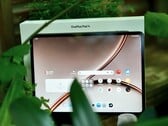 OnePlus Pad 4 оснащён ярким IPS-экраном с хорошим разрешением. Однако он всё ещё не может полностью сравниться с OLED-панелями.