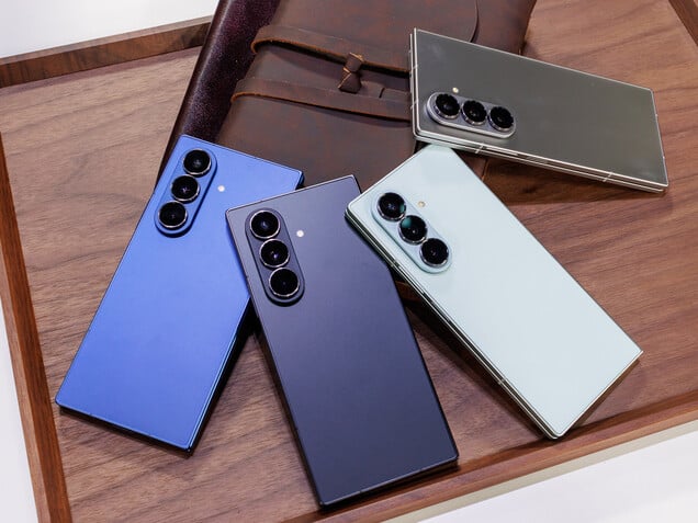 Galaxy Z Fold7 выпускается в четырех цветовых вариантах: Blue Shadow, Jet Black, Mint и Silver Shadow. (Источник изображения: Notebookcheck)