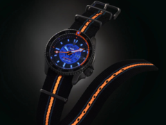 Часы Seiko 5 Sports x Bamford Limited Edition (на фото) имеют тиловый циферблат, подчеркнутый смелыми оранжевыми, синими и белыми элементами как на циферблате, так и на нейлоновом ремешке. (Источник изображения: Seiko)