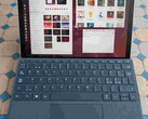 Если отбросить почти все, что делает этот продукт продуктом Microsoft, останется удивительно способный планшет (Источник изображения: Notebookcheck)