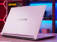 В настоящее время Lenovo продает Legion 7a в стильном белом цвете.