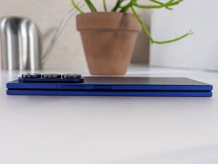 Galaxy Z Fold7 - один из самых тонких складных смартфонов в мире в сложенном виде (Источник изображения: Notebookcheck)