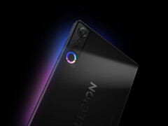 У Legion Y700 Gen 5 нет яркой зеленой отделки, как у его аналога Legion Tab Gen 5.