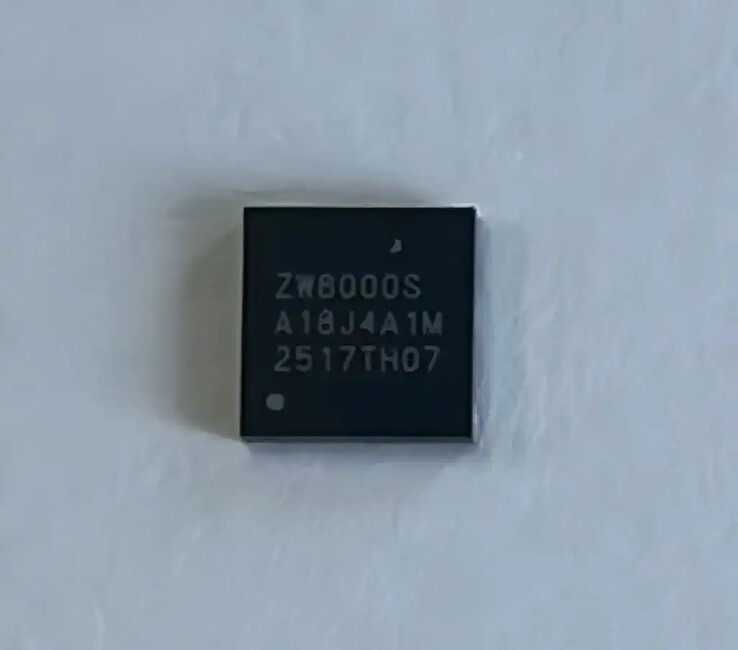 Фотография чипа Beidou Communication Fusion Chip ZW8000s, разработанного компанией China Mobile. (Источник изображения: via ITHome)