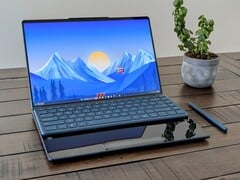 Обзор трансформера Lenovo Yoga Book 9 14IAH10: В два раза больше экранного пространства, без прибавки в весе
