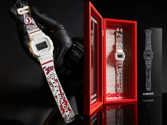 Часы Casio G-Shock DW5600WW-HASER в руке (слева) и в специальной упаковке (справа), на фото. (Источник изображения: Casio NZ)