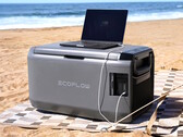 EcoFlow Glacier Classic может подзаряжать телефоны и ноутбуки, сохраняя продукты холодными во время поездок на природу. (Источник изображения: EcoFlow)
