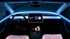 Комплект подсветки Star Ring Tesla добавляет световые эффекты и функции безопасности электромобилям Tesla 3 и Y.