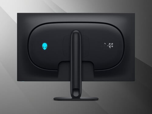 На снимке показана задняя панель 32-дюймового 4K OLED-монитора Alienware AW3226Q
