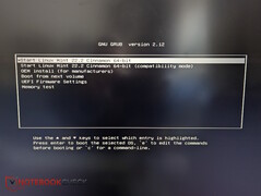 1. Загрузите Linux Mint с USB-накопителя