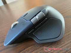 Logitech MX Master 4 с новой кнопкой для большого пальца. (Источник изображения: u/Vachan1990 на Reddit)