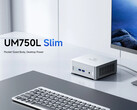 Minisforum UM750L Slim поставляется в одном варианте серебристого цвета с контрастной кнопкой питания. (Источник изображения: Minisforum)