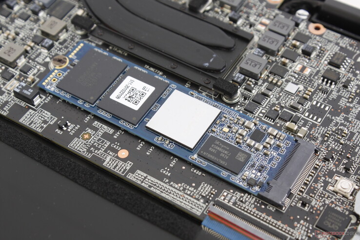 Накопитель (M.2 22x80, PCI-Express 4.0 x4) можно будет заменить при необходимости