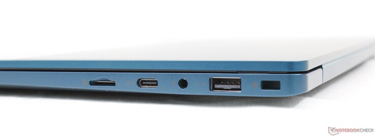 Справа: Micro-SD, USB-C 2.0 (без DP и PD), аудио 3.5 мм, USB 3.0, Kensington