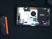 В обновленной версии Nintendo Switch 2 аккумулятор не приклеен.