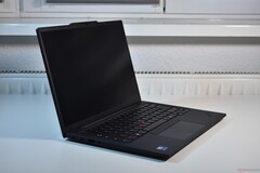Максимальная эффективность: Lenovo ThinkPad T14s Gen 6 показывает, почему Lunar Lake - идеальный выбор для бизнес-ноутбуков, на фото: Lenovo ThinkPad T14s Gen 6 (Источник изображения: Benjamin Herzig/Notebookcheck.com)