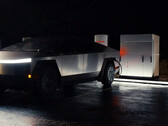 Cybertruck на новых 500 кВт V4 Superchargers (Источник изображения: Tesla)