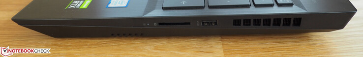 Правая сторона: картридер, USB 3.0