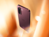 OnePlus N6x в цвете «Бургундский красный».