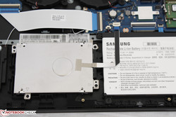 M.2 2280 SSD скрыт под шлейфом