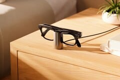Зарядная подставка для очков Meta Glasses отлично подходит в качестве настольного или прикроватного зарядного устройства.