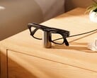 Зарядная подставка для очков Meta Glasses отлично подходит в качестве настольного или прикроватного зарядного устройства.