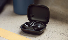 Appleнаушники Powerbeats Pro 2, как сообщается, будут оснащены датчиком сердечного ритма. (Источник изображения: Arsène Lupin)