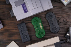 компания 8BitDo обновила еще один набор контроллеров, выпустив новую серию 'Transparent Series'. (Источник изображения: 8BitDo)