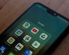 На фотографии изображён смартфон на базе Android
