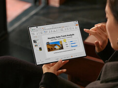 Mate XTs можно использовать в трех позах благодаря непрерывному дисплею. (Источник изображения: Huawei)