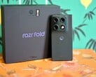 Razr Fold отличается значительным запасом емкости аккумулятора, а также впечатляет и в других аспектах.