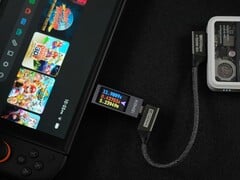 Nintendo Switch 2 получает питание от внешнего аккумулятора IceMag, подключенного через кабель Genki USB-C и встроенный измеритель мощности (Источник изображения: ETA Prime на YouTube)