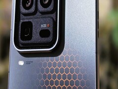 Обзор смартфона Vivo iQOO 15 Ultra