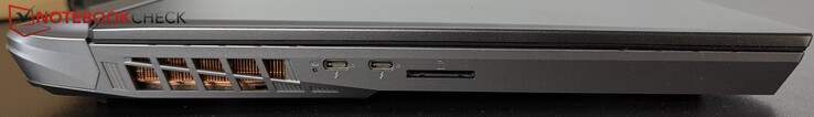 Слева: 2x USB-C с TB5 и PD, SD-ридер