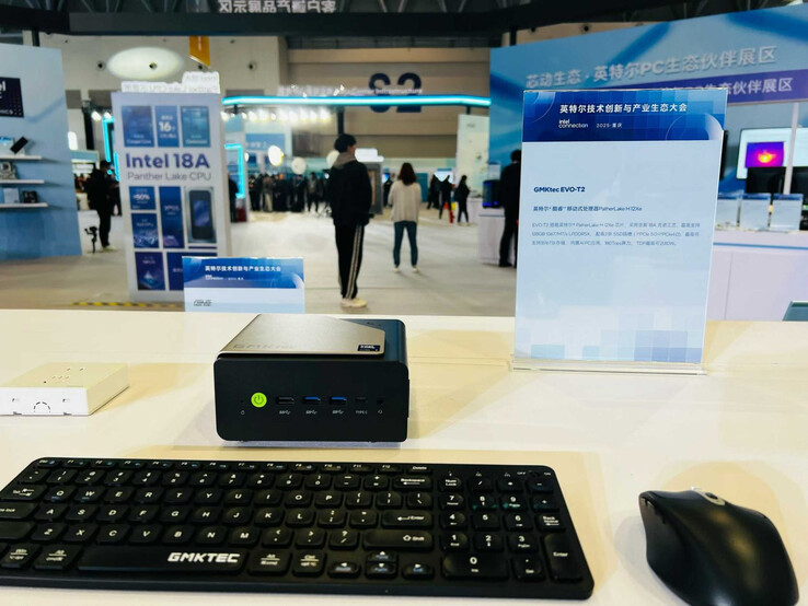 Компания GMKtec пока показала только переднюю часть EVO-T2 с четырьмя USB-портами, расположенными спереди. (Источник изображения: GMKtec)