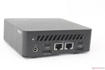 Сзади: Адаптер переменного тока, USB-C Thunderbolt 4 w/ DisplayPort 1.4 + Power Delivery, 2x RJ-45 (10 Гбит/с), USB-C Thunderbolt 4 w/ DisplayPort 1.4, 2x HDMI 2.1