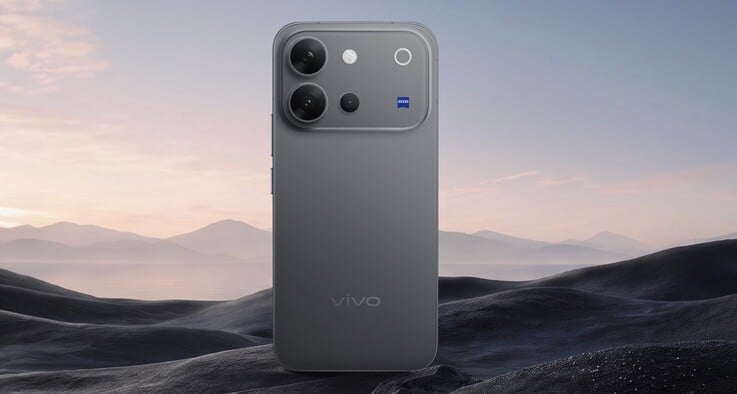 Vivo V80 в цвете «Stellar Black».