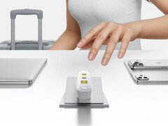 В Китае зарядное устройство стоит около $14. На фото: рекламная фотография, показывающая верхнюю часть адаптера.