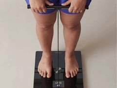 Устройство BodyFit оснащено ручкой со встроенными электродами