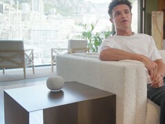 Неанонсированная умная колонка Gemini от Google во время мероприятия Made by Google. (Источник изображения: Made by Google на Youtube, скриншот)