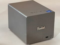 Серия Panther Lake ME Pro поступит в продажу в октябре 2026 года. На фотографии: модель с двумя отсеками из данной линейки.