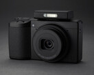 Ricoh GR IV Monochrome показан с опциональным внешним блоком вспышки. (Источник изображения: Ricoh)