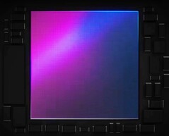 На данный момент iPhone 17-й серии и iPhone Air являются единственными смартфонами, оснащенными квадратными датчиками.