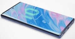Меньшая 6,3-дюймовая модель Galaxy Note 10 может лишиться поддержки карт microSD. (Изображение: Phonearena)