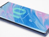 Меньшая 6,3-дюймовая модель Galaxy Note 10 может лишиться поддержки карт microSD. (Изображение: Phonearena)