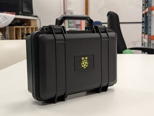 Компания Raspberry Pi выбрала прочный чехол в стиле Pelican для своего собственного кибердека.