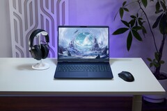 Alienware 16X Aurora оснащен антибликовым OLED-дисплеем.