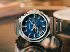 Часы Casio GST-B1000 (на фото) с синим циферблатом. (Источник изображения: Casioblog)