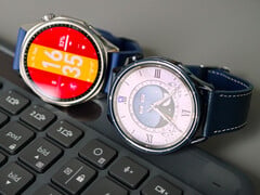 Слева направо: Huawei Watch GT 7 и Xiaomi Watch S5